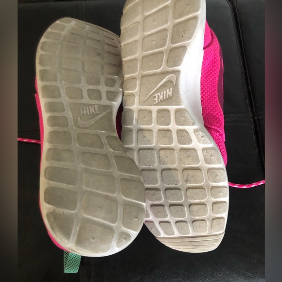 Nike Running Shoes - Picture 6 of 6